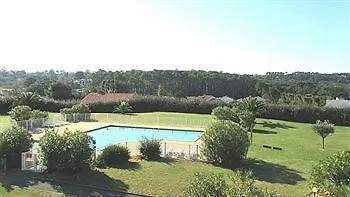 Ξενοδοχείο με διαμερίσματα & Golf Ilbarritz 4*